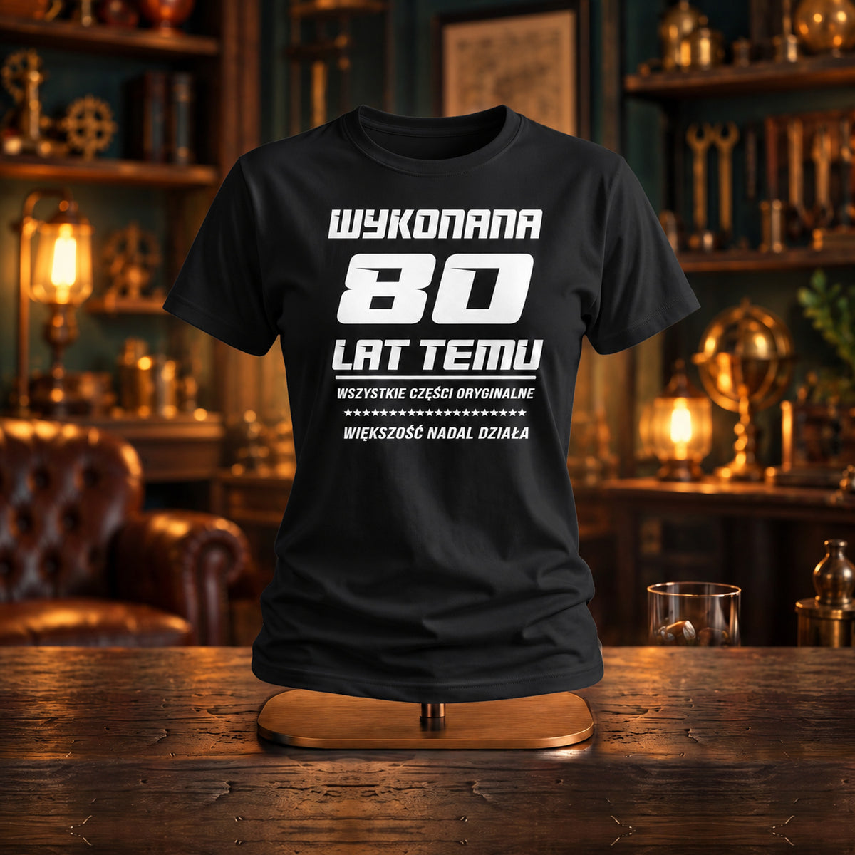 Wykonana 80 Lat Temu - Koszulka, Prezent na 80 Urodziny dla Kobiety - zdjęcie na podstawce