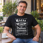 Rafał w czarnej koszulce „50 lat” z imieniem i rocznikiem 1976 - personalizowany prezent na 50 urodziny