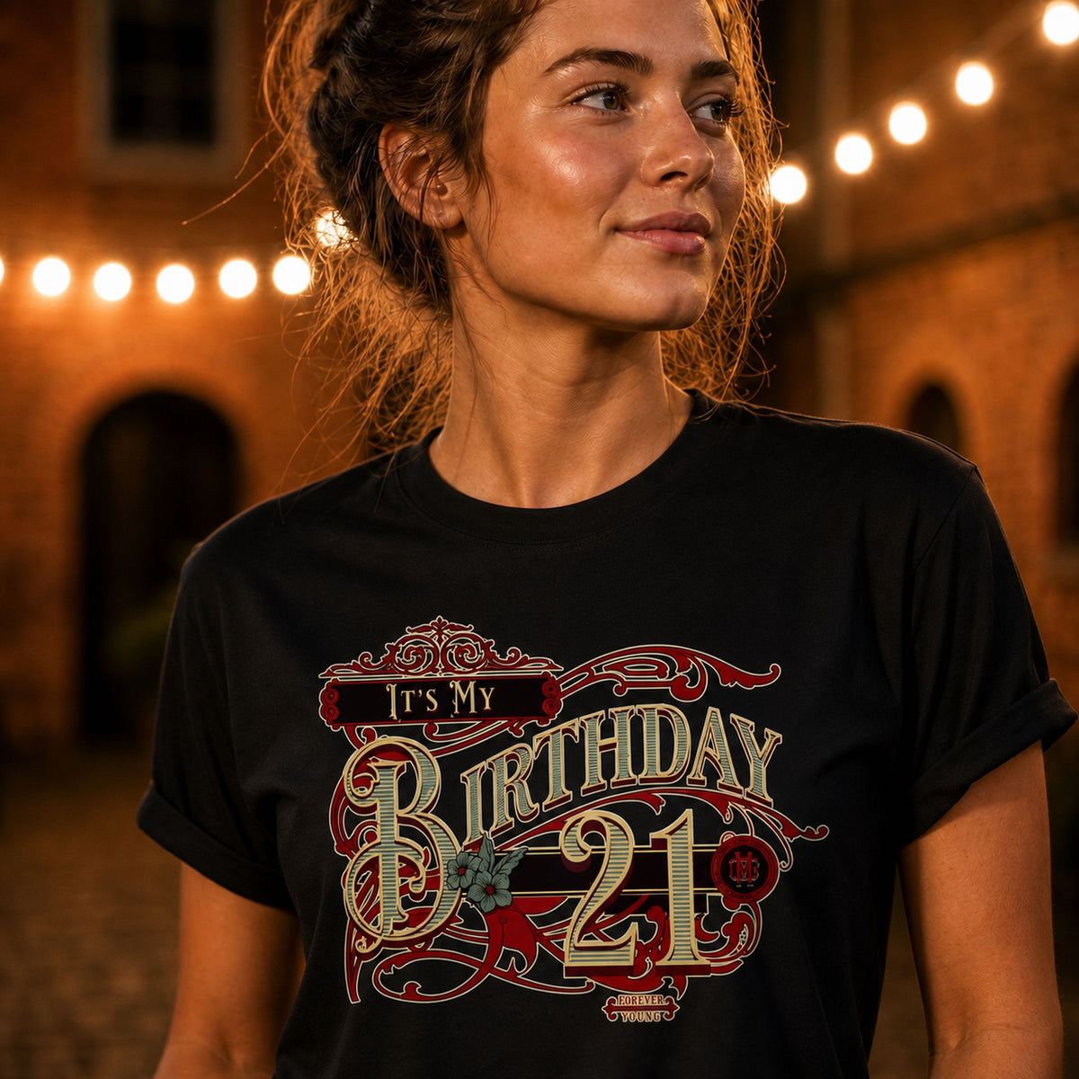 It's My Birthday 21 - koszulka czarna na zdjęciu lifestyle podczas żonglerki ogniem na dziedzińcu