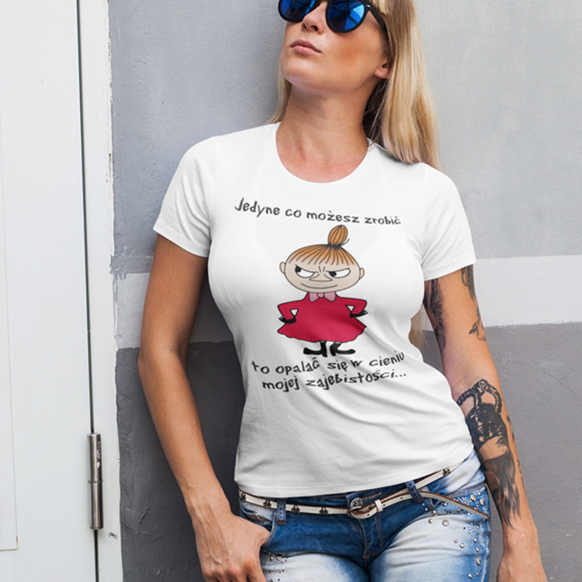 Mała Mi - Cień Mojej Zajebistości - Koszulka - zdjęcie lifestyle 1 z 3