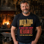 Moja Żona Twierdzi, że Mam Dwie Wady - Koszulka Złoty Nadruk Retro