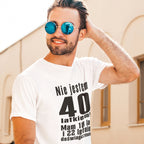Nie Jestem 40 Latkiem - Koszulka na 40 Urodziny dla Niego - zdjęcie lifestyle 1 z 5