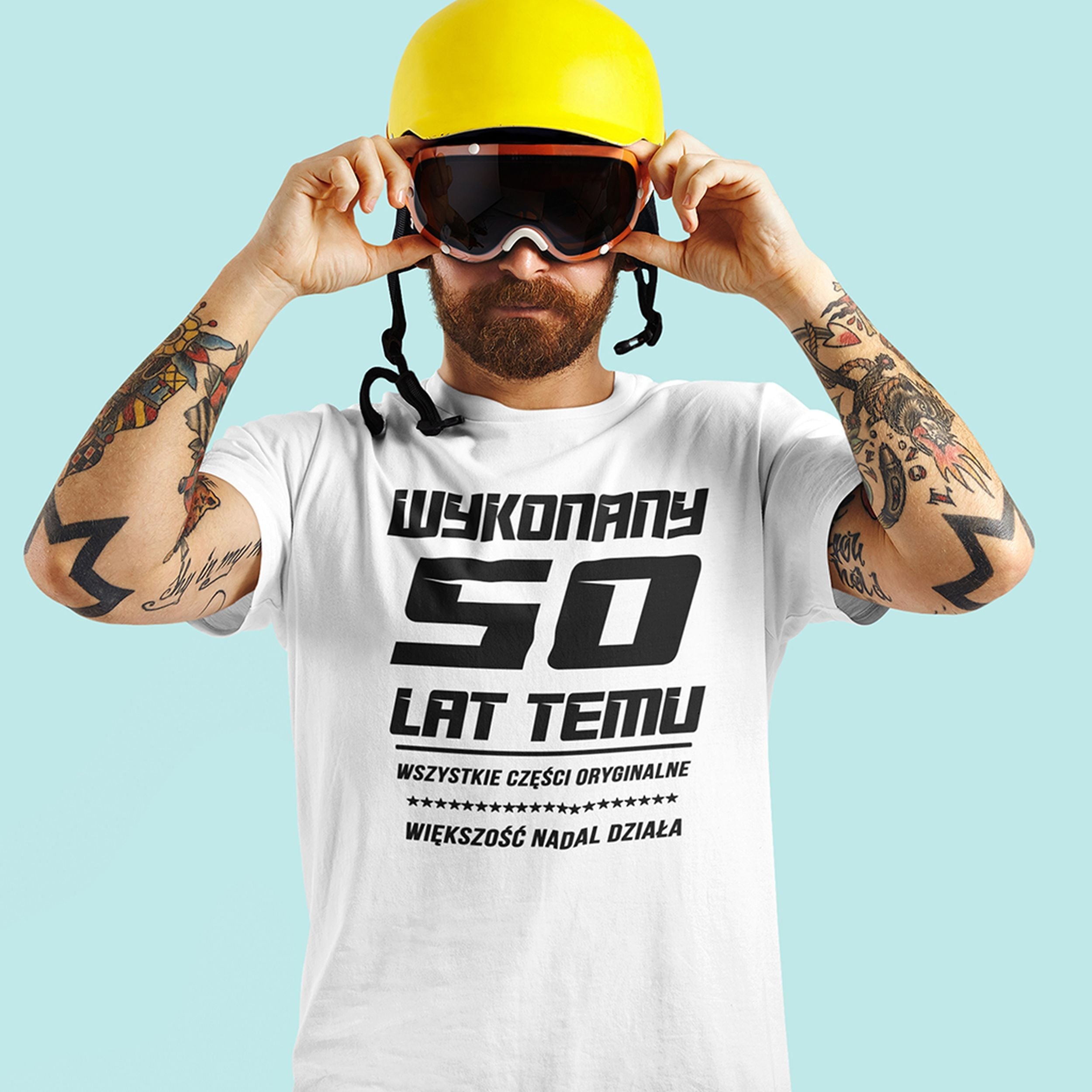 WYKONANY 50 LAT TEMU - Koszulka na 50 Urodziny dla Niego, Prezent - zdjęcie lifestyle 1 z 5