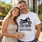 Biała koszulka „Ja Nie Chrapię” jako prezent dla motocyklisty - polski nadruk z motocyklem