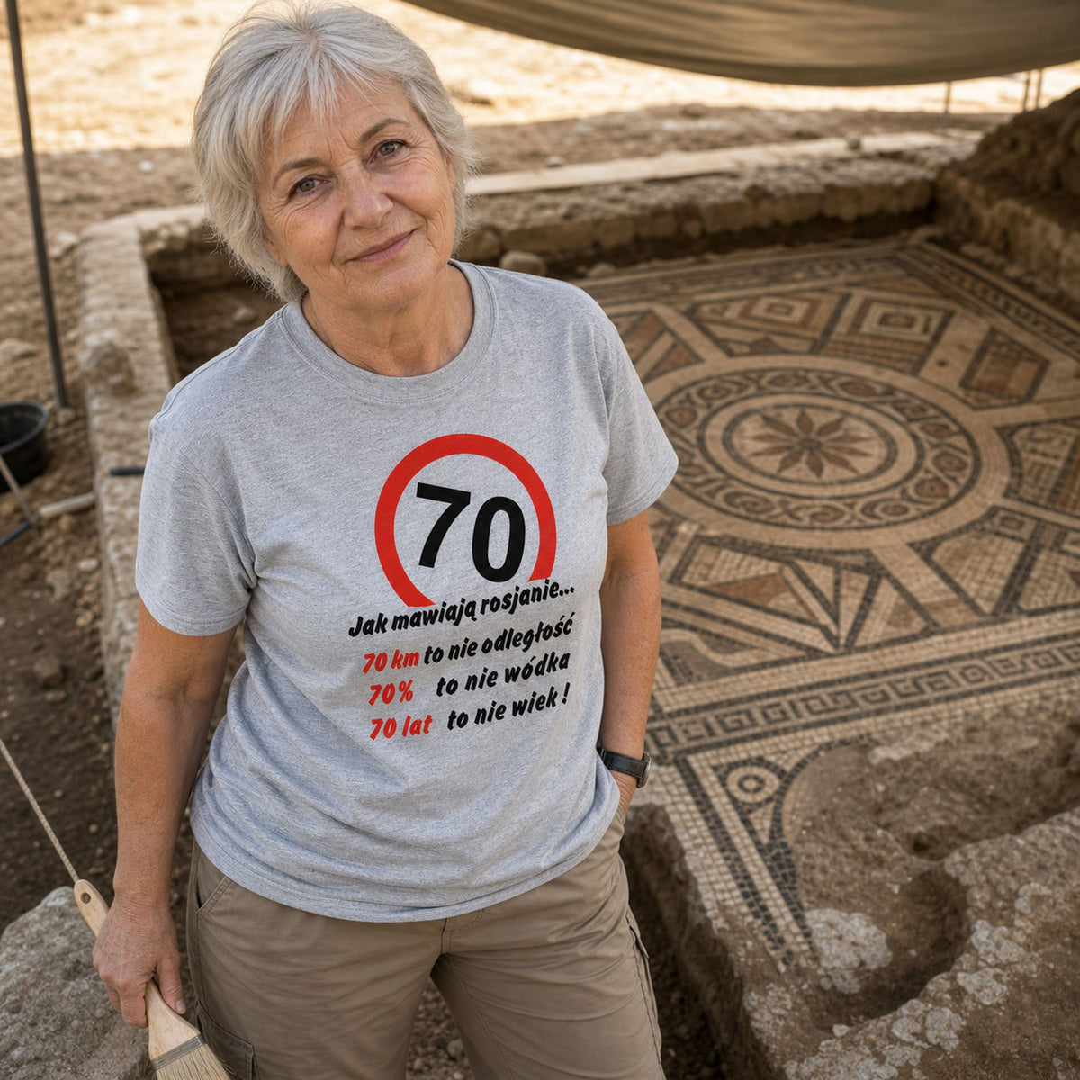 Koszulka na 70 Urodziny - 70 Lat To Nie Wiek, Śmieszny Prezent