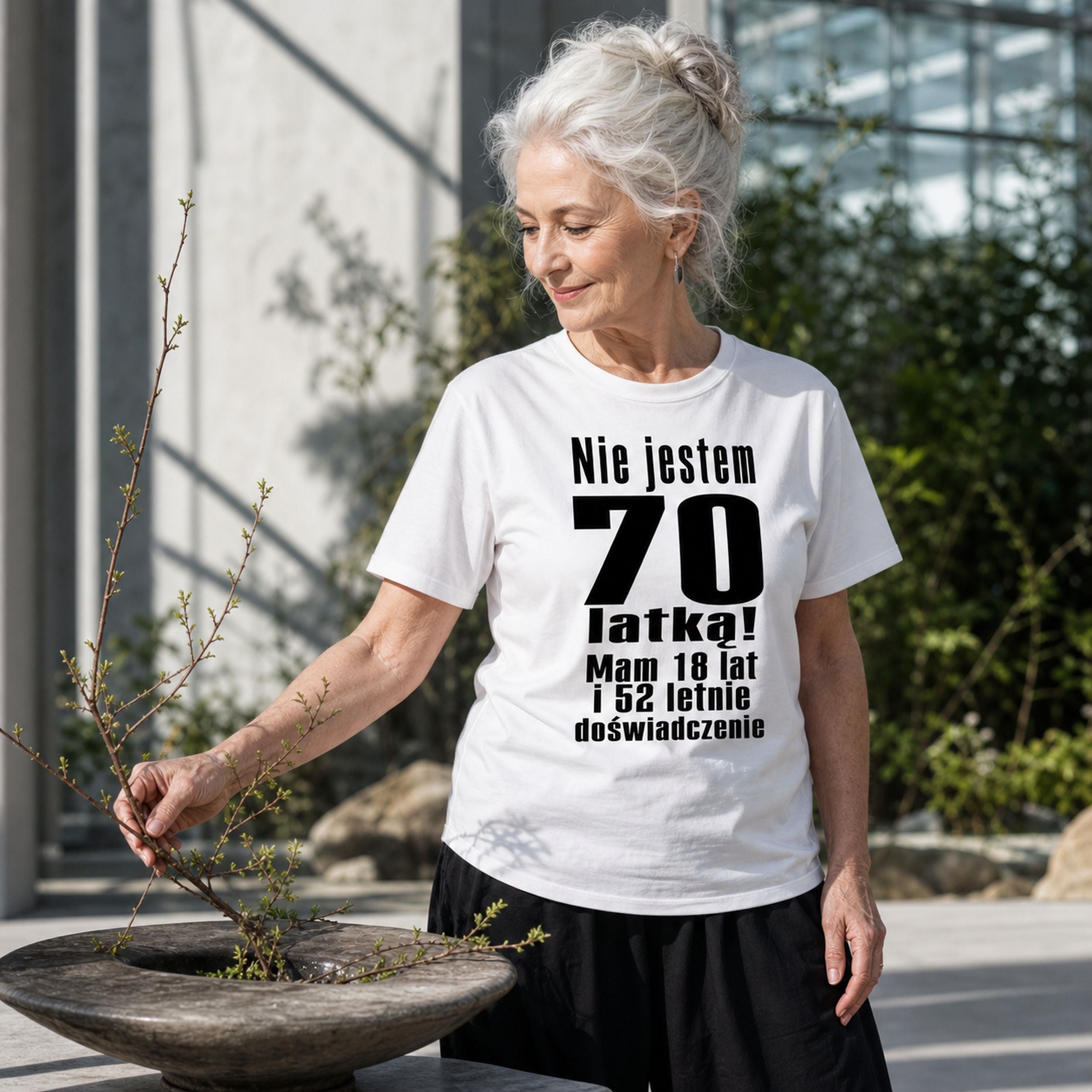 NIE JESTEM 70 LATKĄ - Koszulka na 70 Urodziny dla Niej