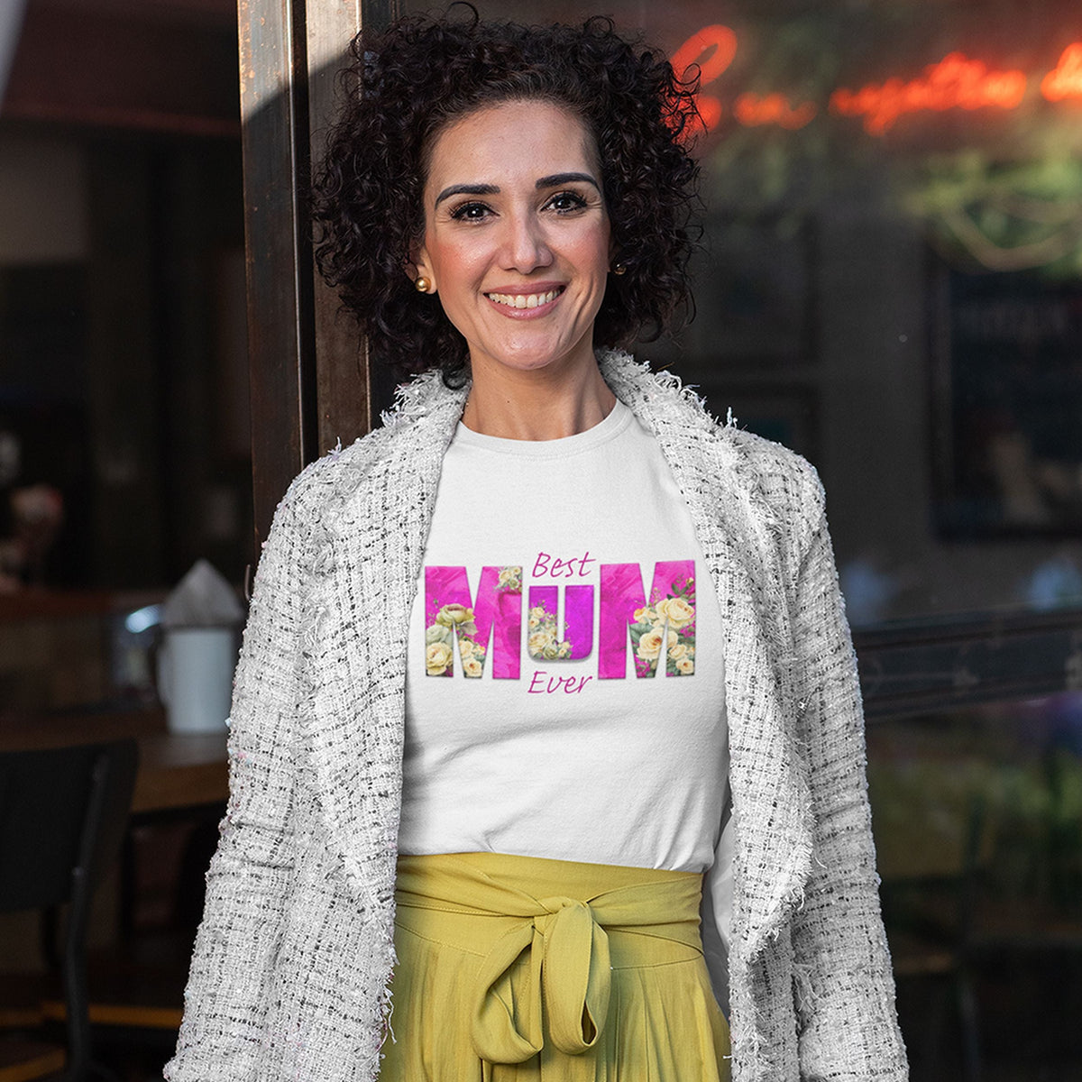 Best Mum Ever Roses Pink - Mother's Day T-Shirt for Her - lifestyle photo 3 of 4