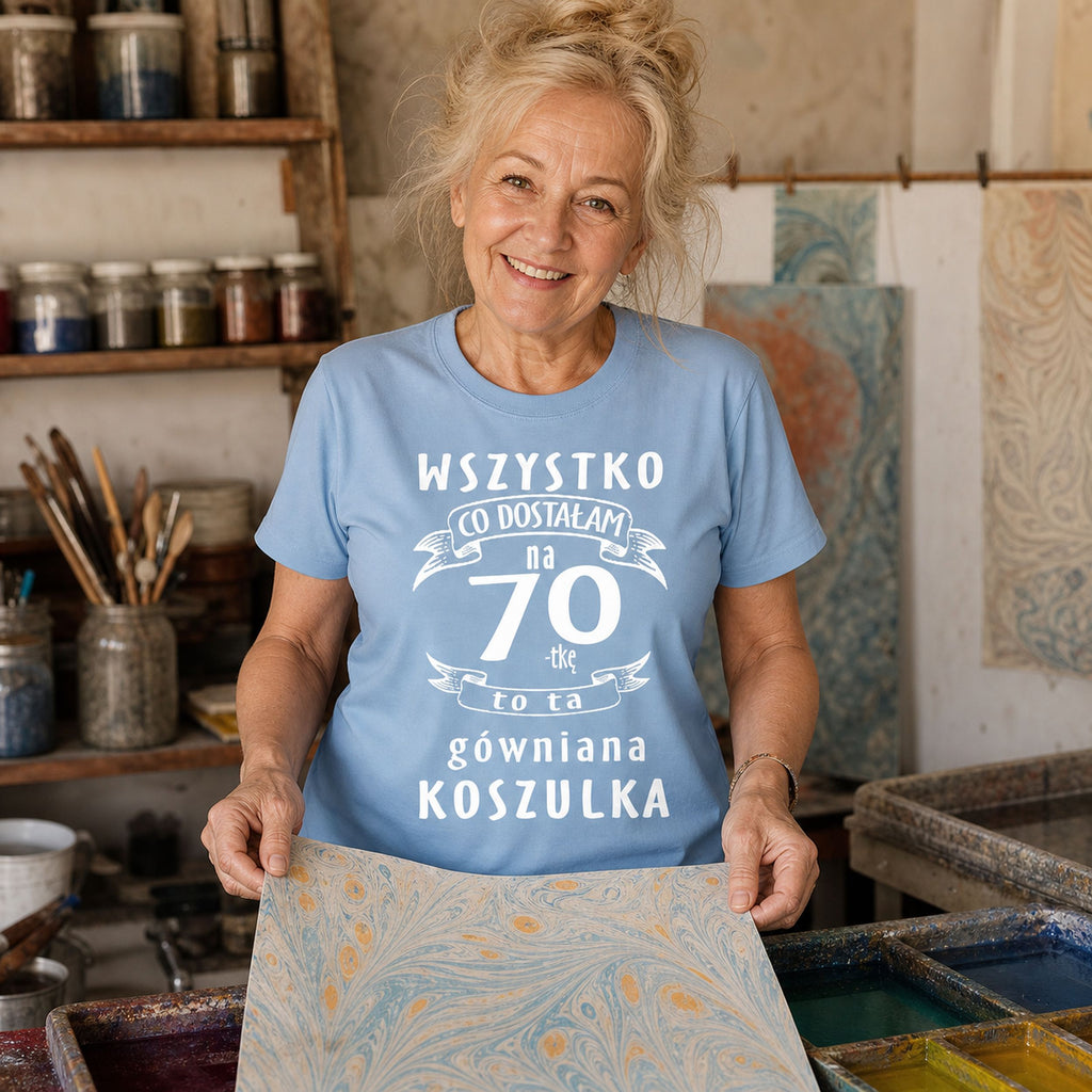 Koszulka na 70 Urodziny dla Niej - Przewrotny Prezent z Humorem
