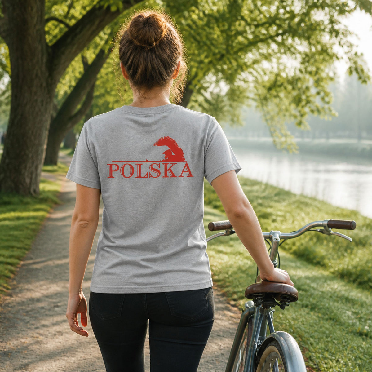 Żużel Polska Koszulka Reprezentacji - tył koszulki na zdjęciu lifestyle, ujęcie główne