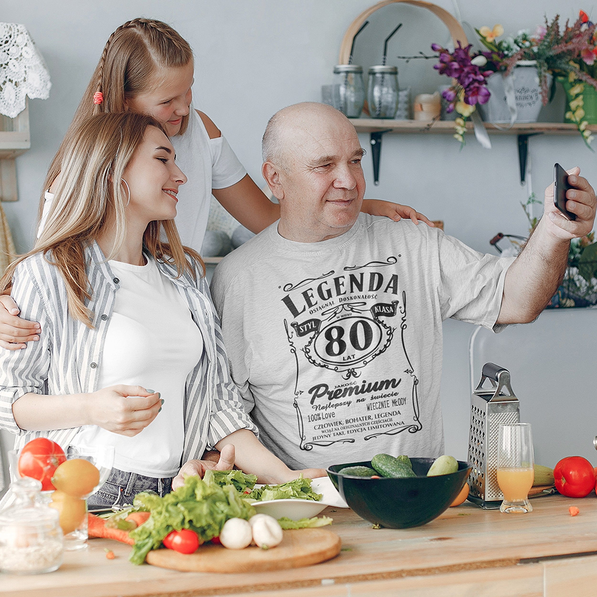 Koszulka Legenda 80 Lat - na modelu